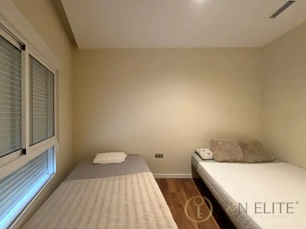 Habitación de Planta baja en venta en Valencia
