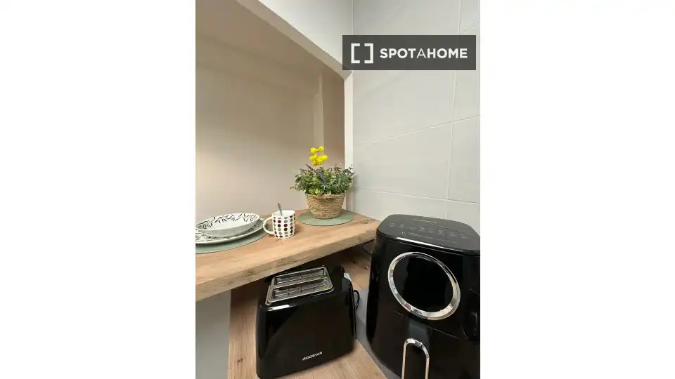 Kitchen of Flat for share in Macarena