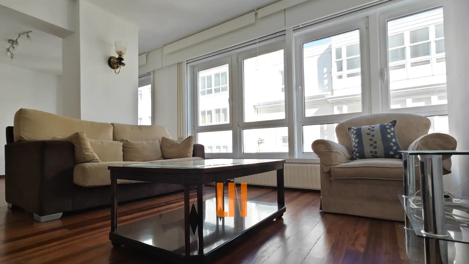 Sala d'estar de Pis en venda en A Coruña Capital  amb Calefacció, Parquet i Forn