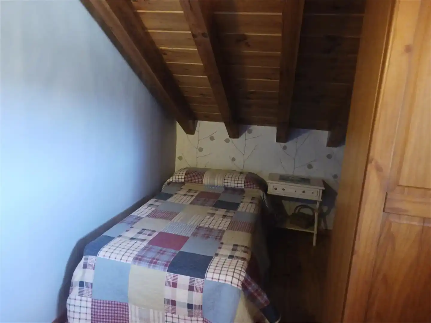 Dormitori de Casa o xalet en venda en Olmos de Ojeda amb Jardí privat, Traster i Moblat