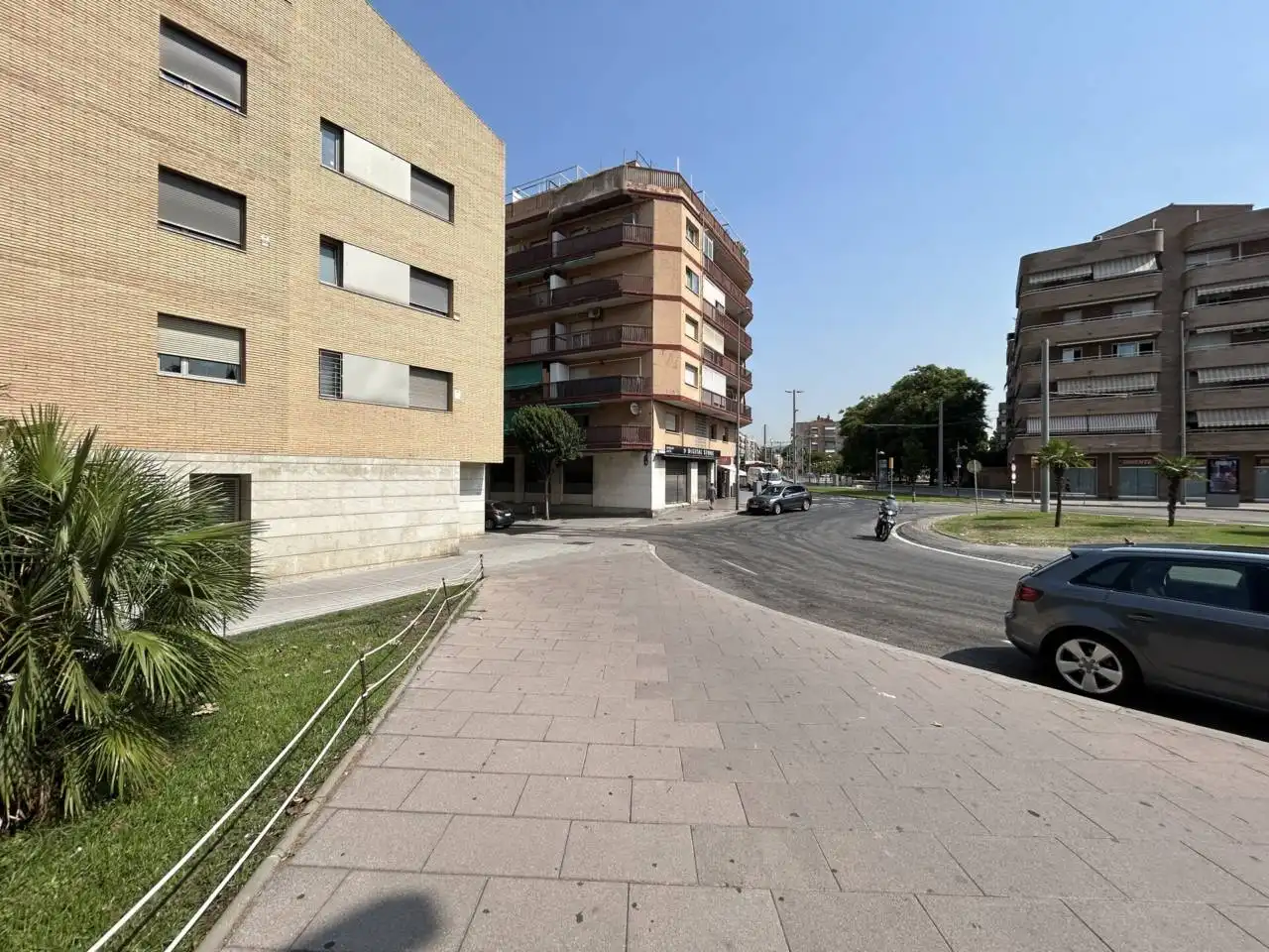 Vista exterior de Local de alquiler en Sant Joan Despí