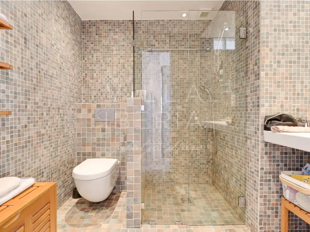 Badezimmer von Wohnungen zum Verkauf in Calonge i Sant Antoni mit Klimaanlage, Privatgarten und Terrasse