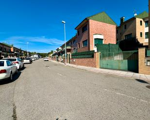 Single-family semi-detached for sale in Calle Aida de la Fuente, El Carbayedo - El Quirinal