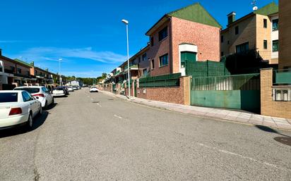 Single-family semi-detached for sale in Calle Aida de la Fuente, El Carbayedo - El Quirinal