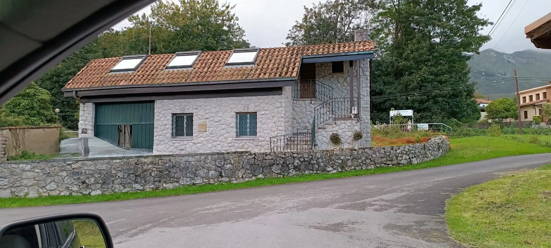 Vista exterior de Finca rústica en venda en Llanes amb Calefacció, Jardí privat i Traster
