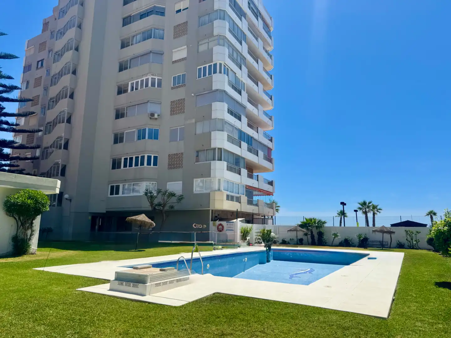 Swimming pool of Flat for sale in Fuengirola  with Terrace, Furnished and Community pool