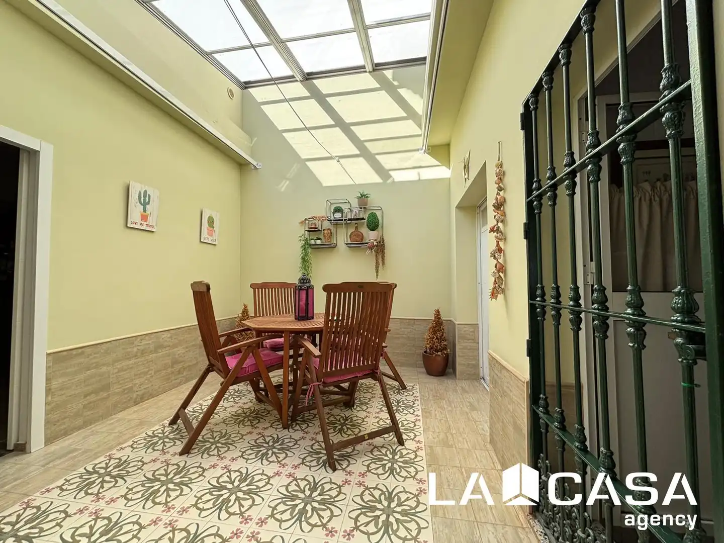 Jardí de Casa o xalet en venda en Dos Hermanas amb Balcó