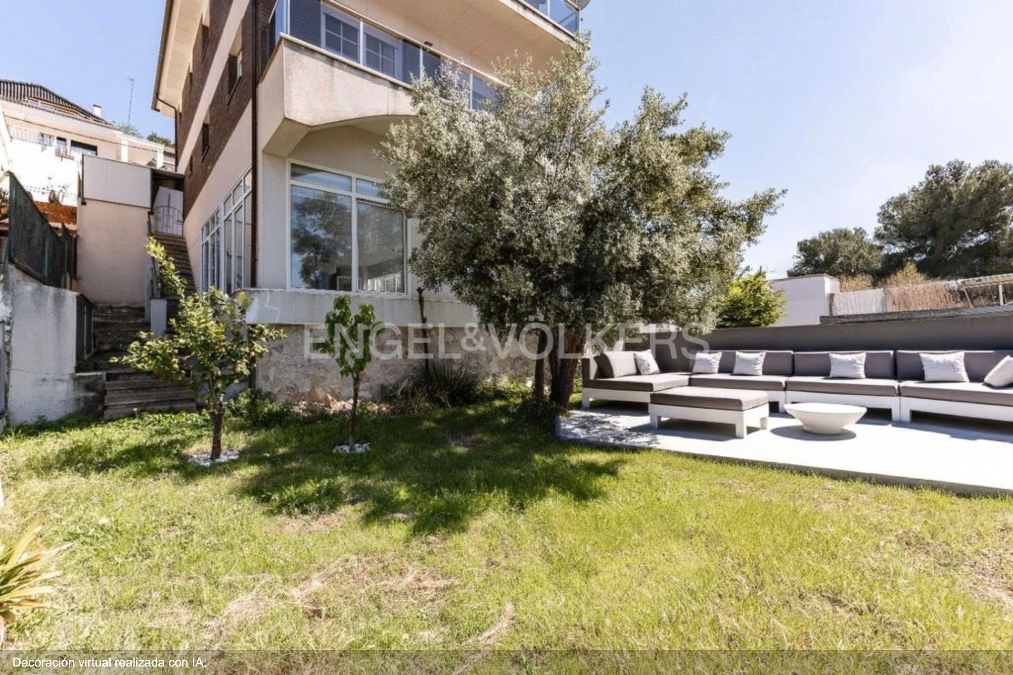 Terrassa de Casa o xalet en venda en Esplugues de Llobregat amb Aire condicionat, Calefacció i Jardí privat