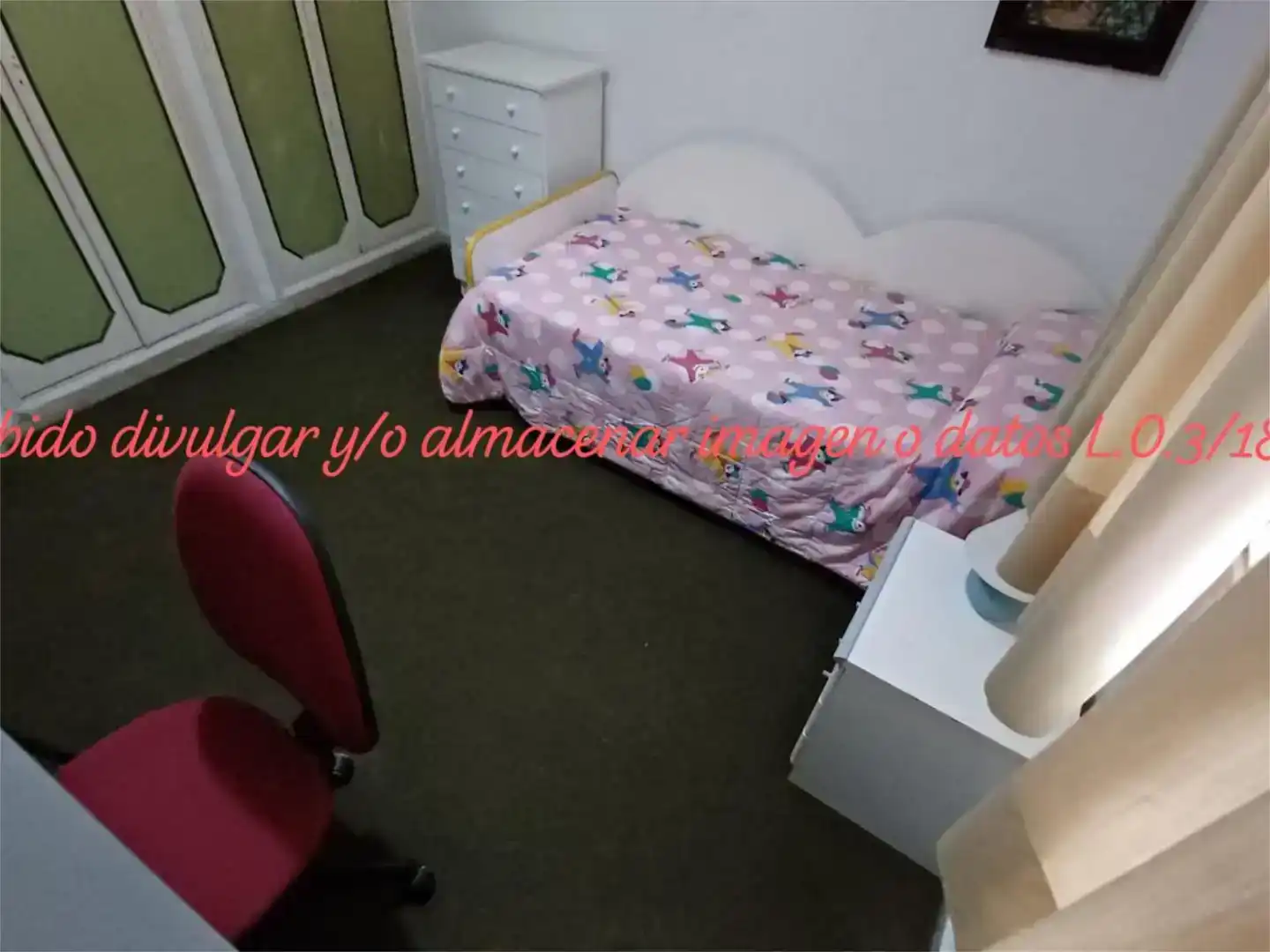 Dormitori de Apartament de lloguer en  Sevilla Capital amb Aire condicionat i Balcó