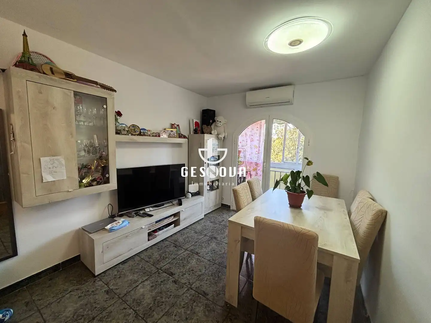 Living room of Flat for sale in Sant Feliu de Llobregat  with Air Conditioner and Balcony