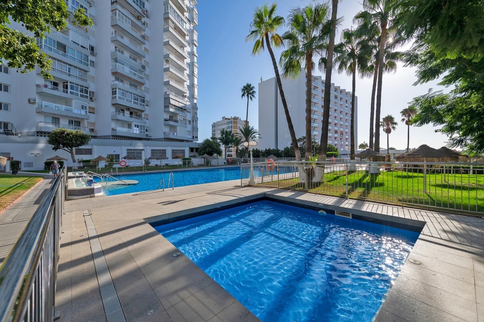 Swimming pool of Study to rent in Benalmádena  with Air Conditioner, Heating and Private garden