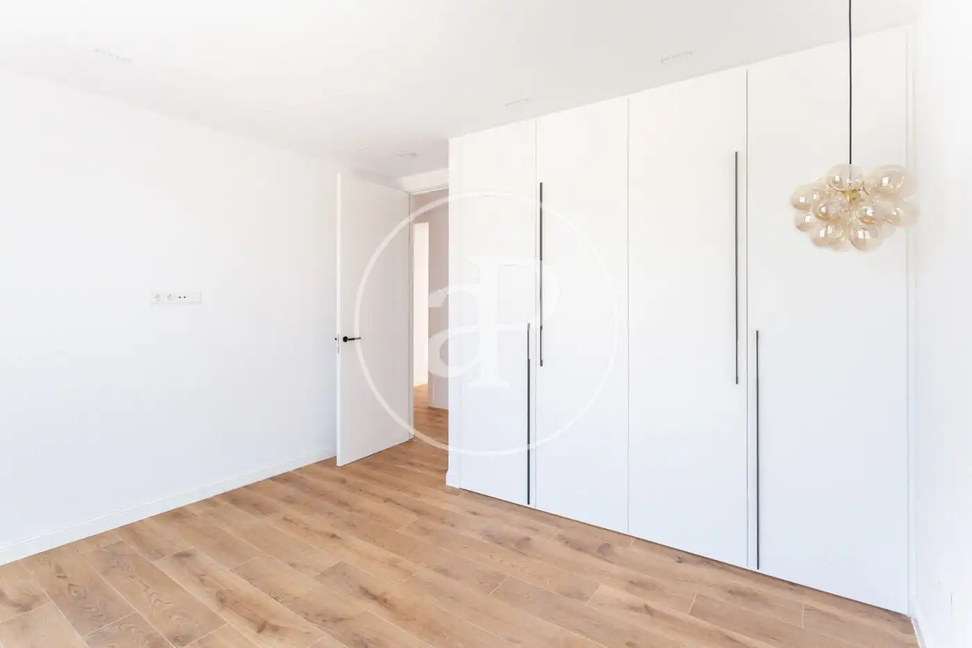 Casa aparellada amb piscina en venda a C. Tallín, imagen 44