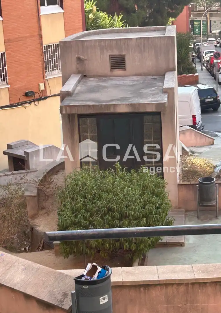 Vista exterior de Piso en venta en Badalona con Calefacción y Balcón