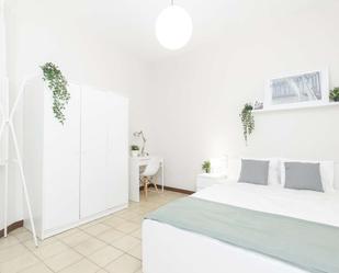 Bedroom of Flat to share in  Barcelona Capital  with Air Conditioner, Heating and Terrace