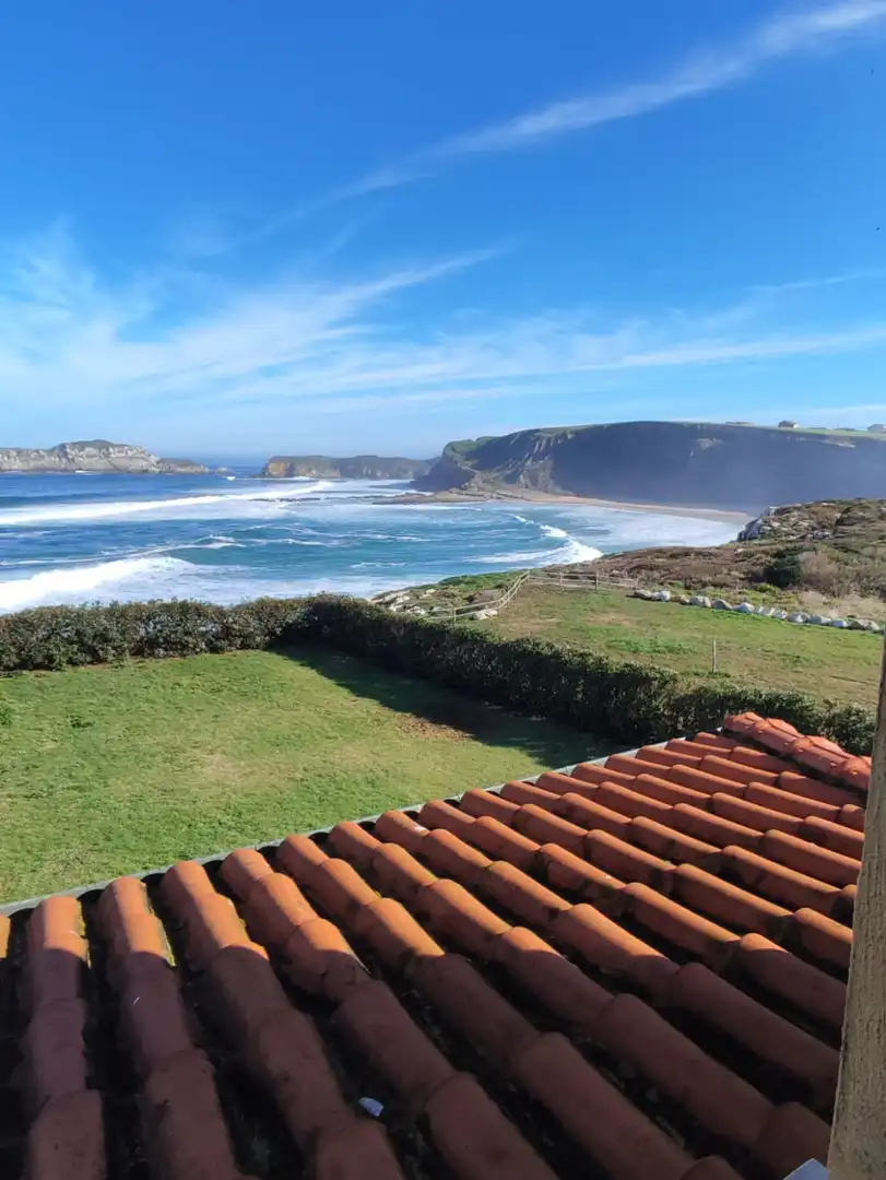 Vista exterior de Casa o chalet de alquiler en Miengo con Calefacción, Jardín privado y Amueblado