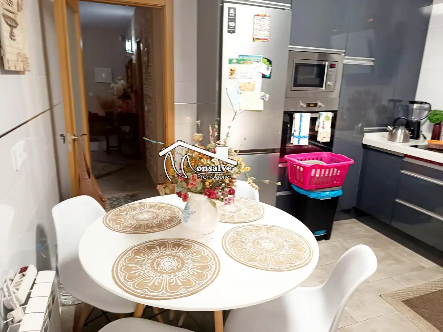 Comedor de Casa adosada en venta en Yeles con Aire acondicionado, Calefacción y Jardín privado