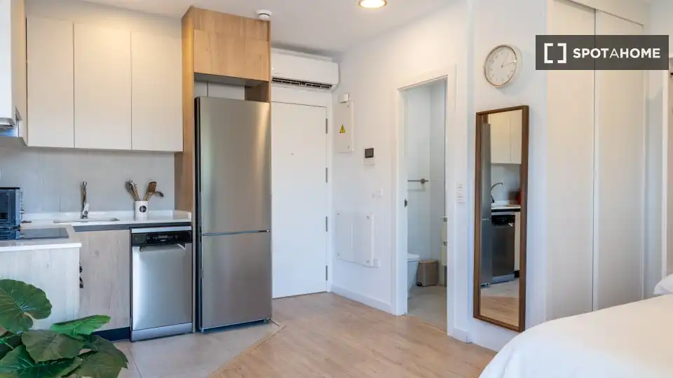 Kitchen of Study for share in Elche / Elx  with Air Conditioner, Terrace and Furnished