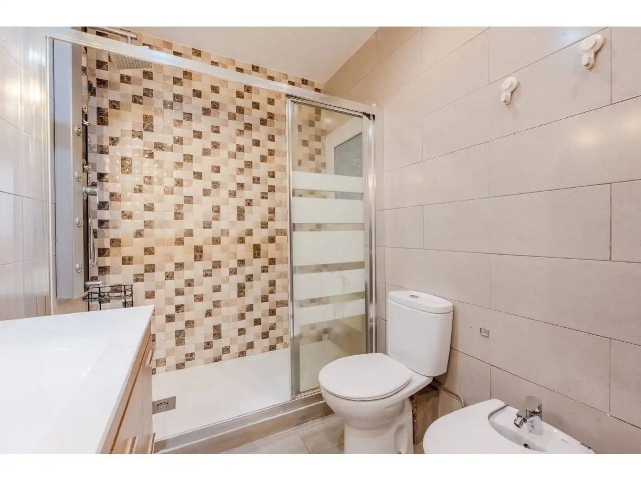 Badezimmer von Wohnung zum Verkauf in Manresa mit Klimaanlage, Heizung und Terrasse