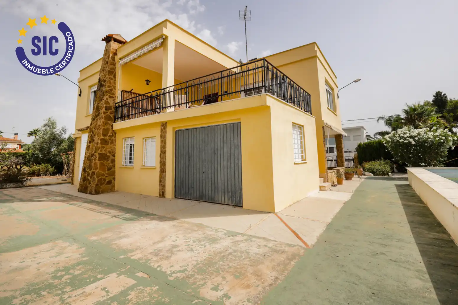 Exterior view of Houses for sale in Bétera  with Private garden, Terrace and Storage room