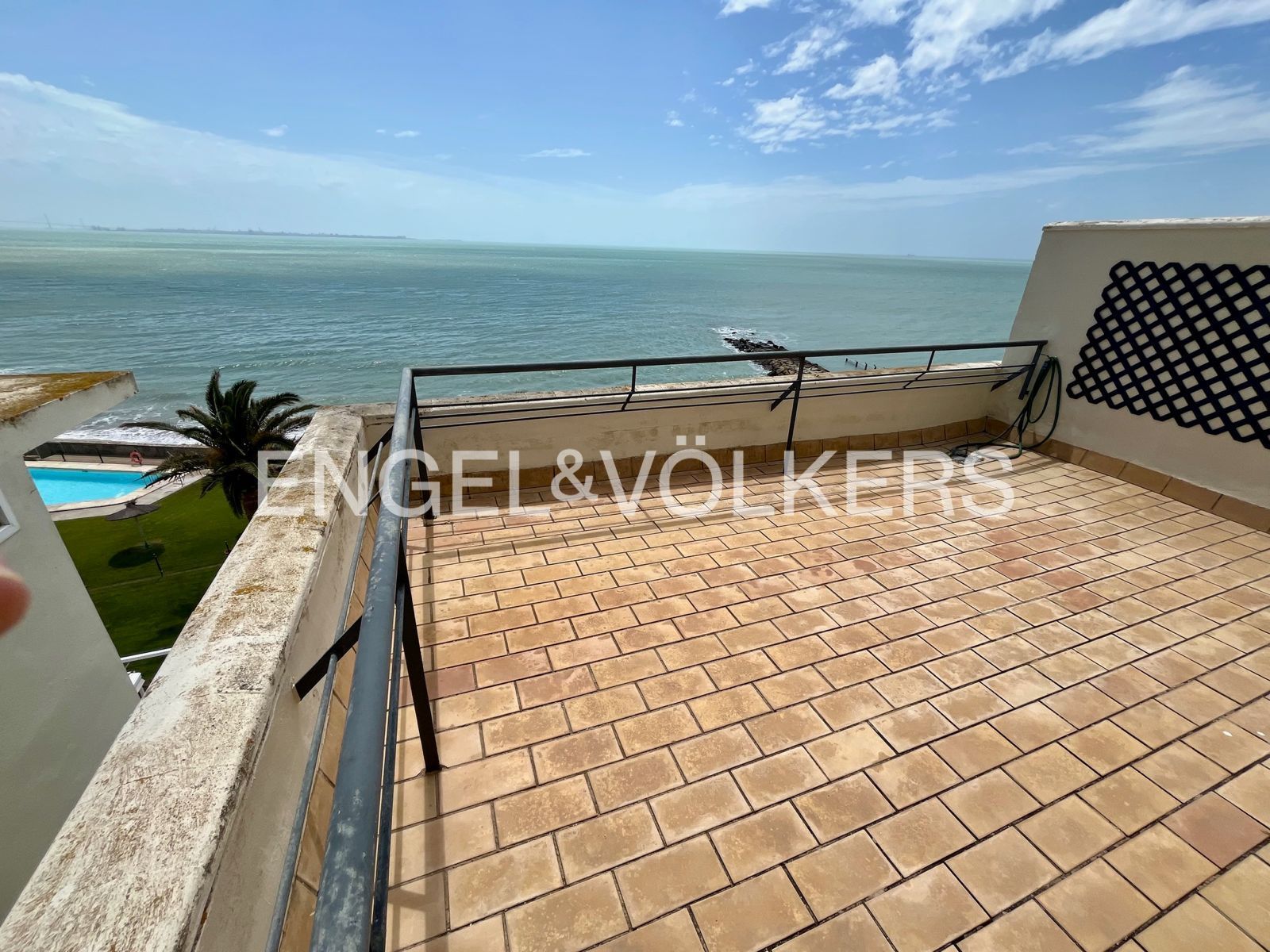 Terrassa de Àtic en venda en El Puerto de Santa María amb Aire condicionat, Calefacció i Jardí privat