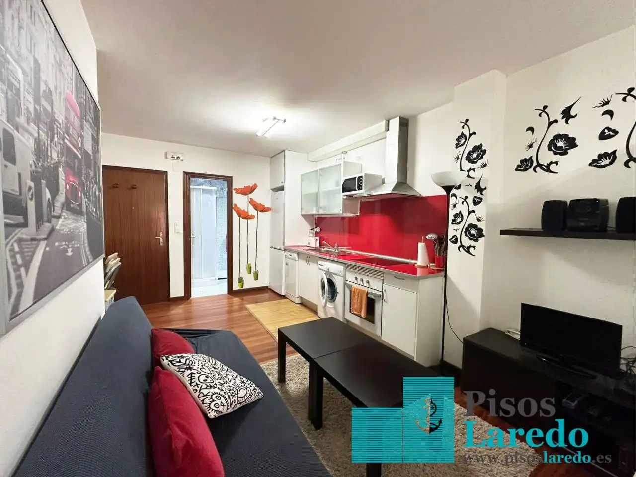Vista exterior de Pis de lloguer en Laredo amb Terrassa i Moblat
