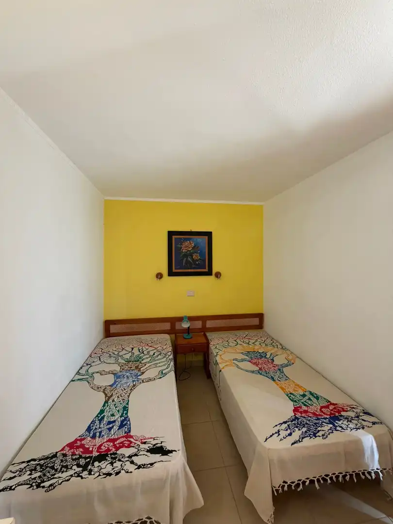 Habitación de Apartamento en venta en San Bartolomé de Tirajana con Amueblado y Piscina comunitaria