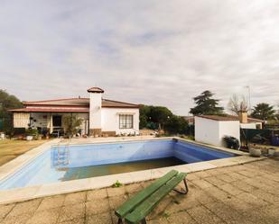 Piscina de Casa o xalet en venda en Bollullos Par del Condado amb Aire condicionat, Terrassa i Piscina