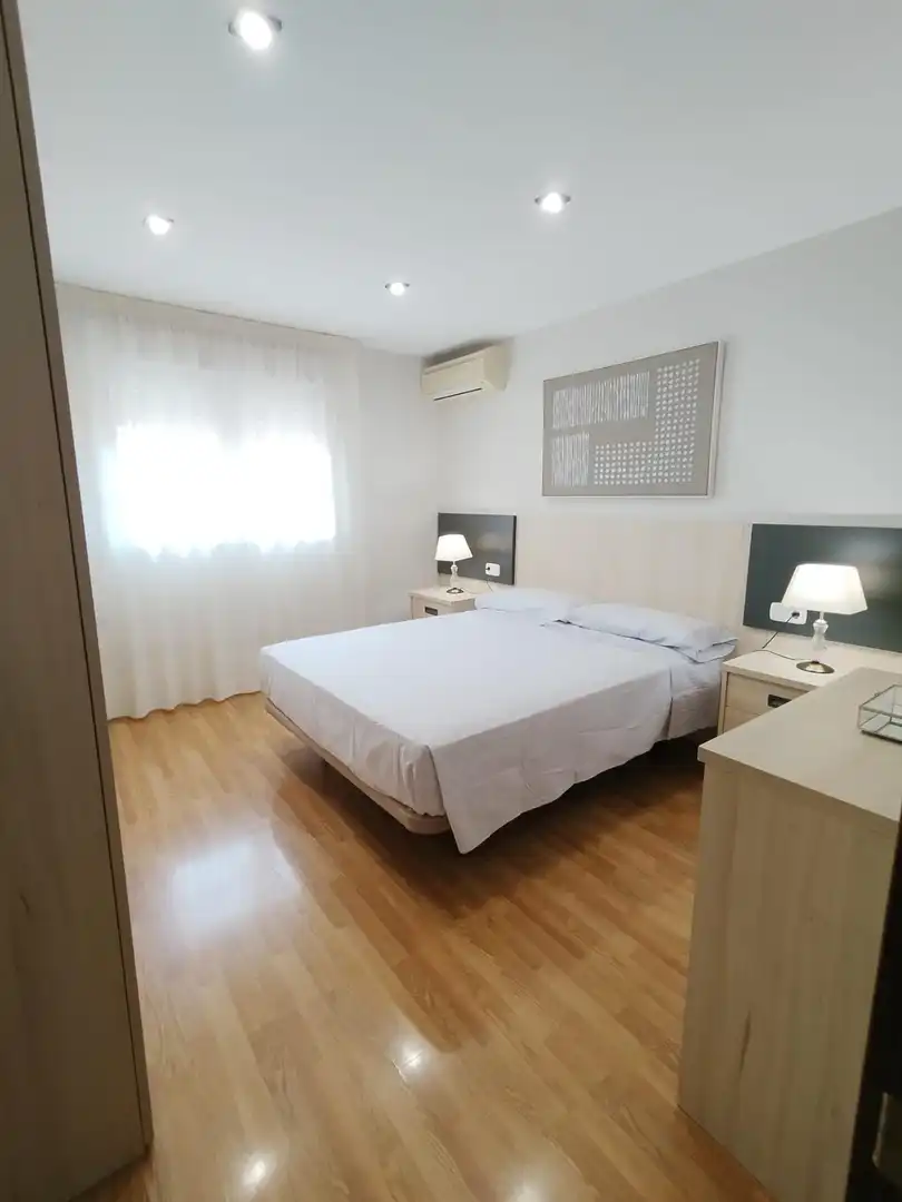 Bedroom of Flat for rent in Granada  with Air Conditioner, Heating and Furnished