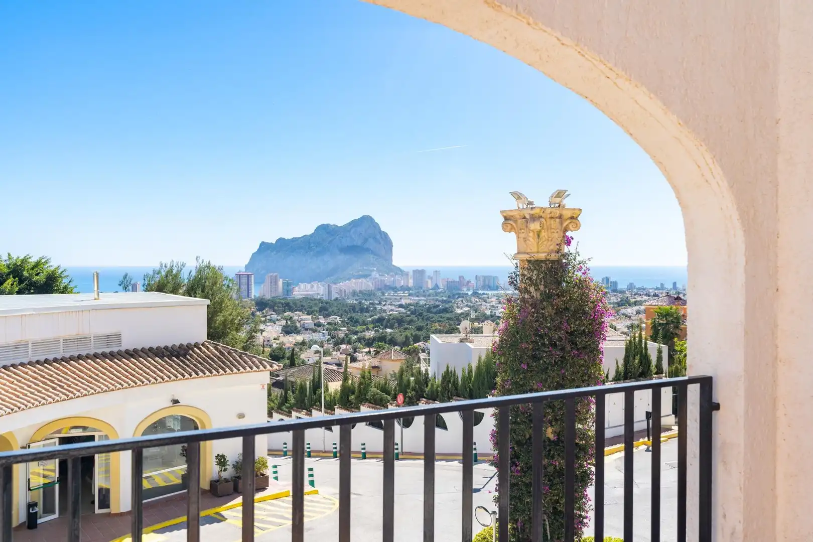 Vista exterior de Apartament en venda en Calpe / Calp amb Aire condicionat, Terrassa i Balcó