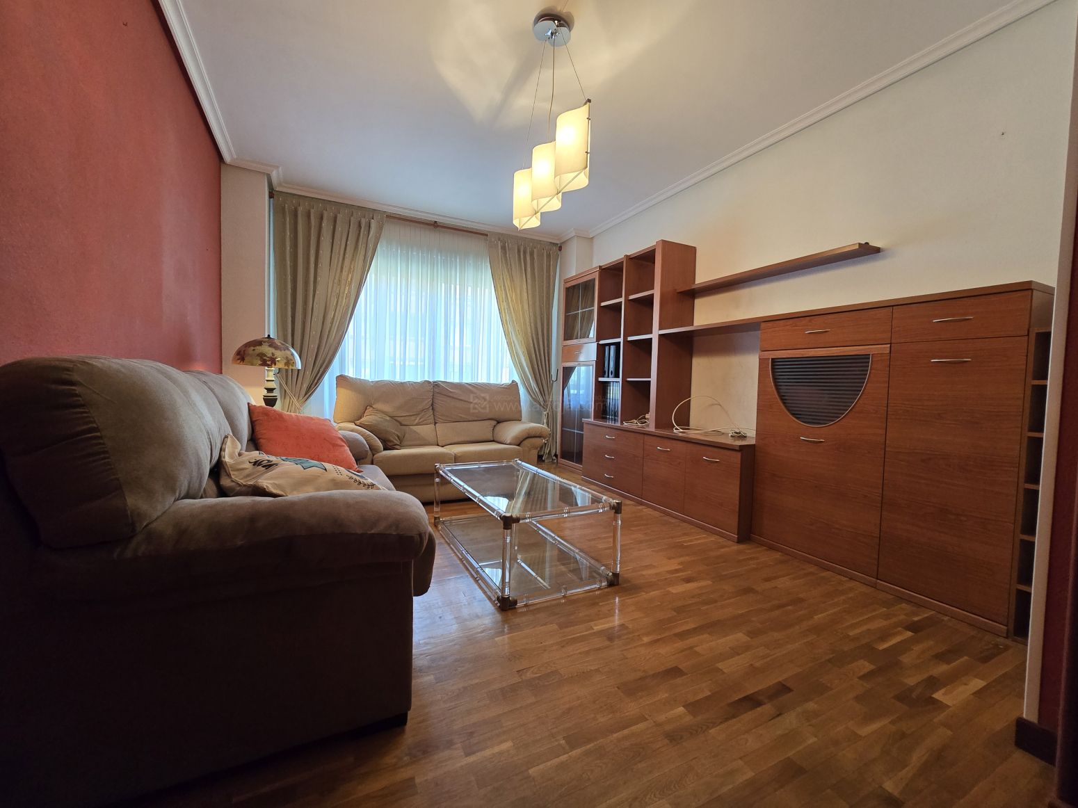 Sala d'estar de Pis de lloguer en  Logroño amb Calefacció, Parquet i Traster