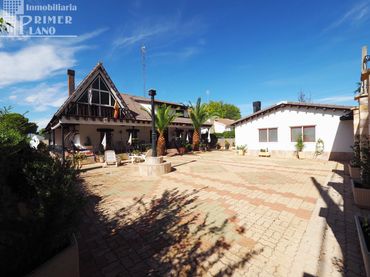 Xalet amb balcó en venda a Tomelloso