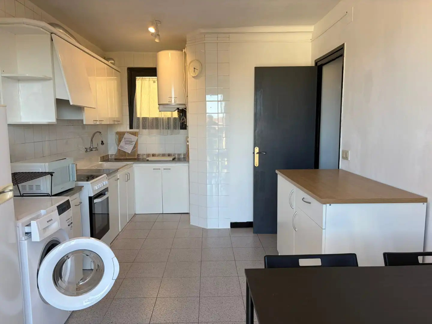 Cocina de Piso de alquiler en Girona con Calefacción, Amueblado y Horno