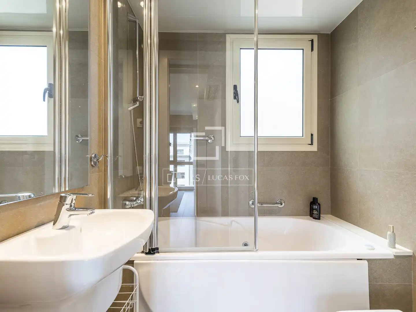 Baño de Ático en venta en Barcelona con Aire acondicionado, Calefacción y Trastero