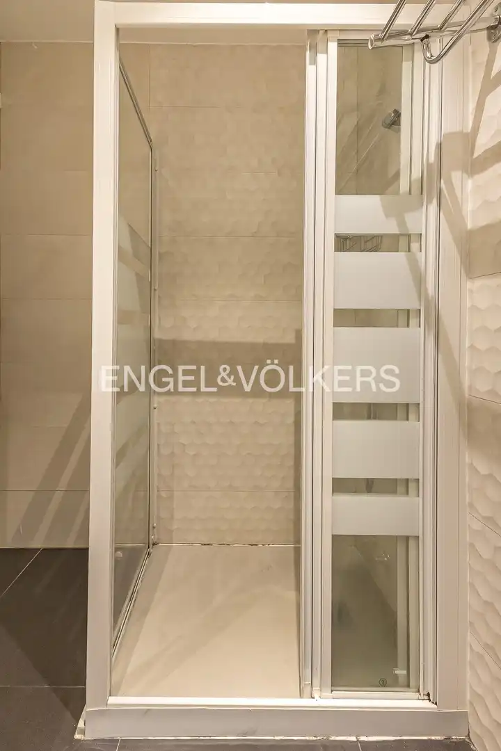 Flat for sale in Madrid  with Air Conditioner, Heating and Parquet flooring