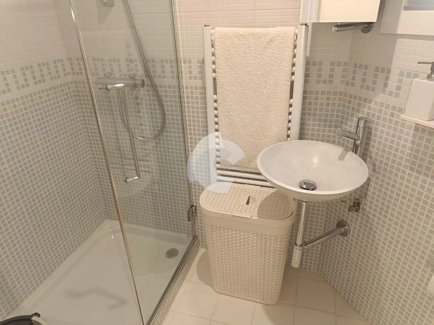 Bathroom of Flat for sale in Ourense Capital   with Heating, Storage room and Furnished