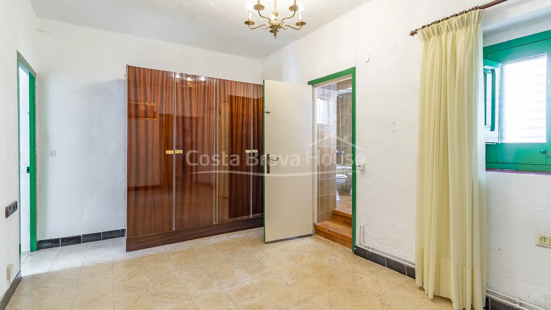 Country homes for sale in Begur  with Air Conditioner, Heating and Private garden
