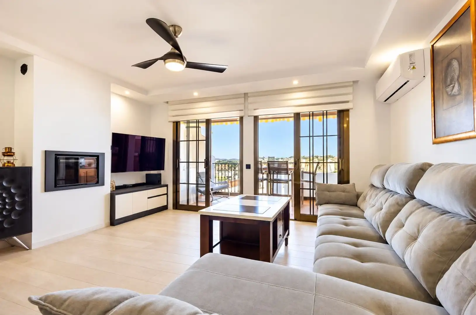 Adosado con terraza en venta en Los Pacos