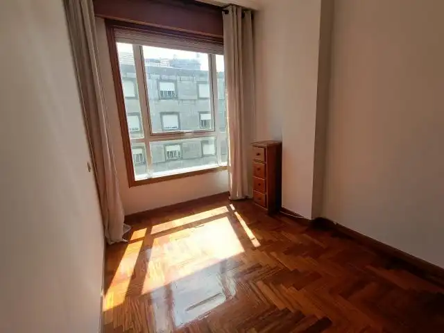 Bedroom of Flat for sale in Vigo   with Heating, Parquet flooring and Oven