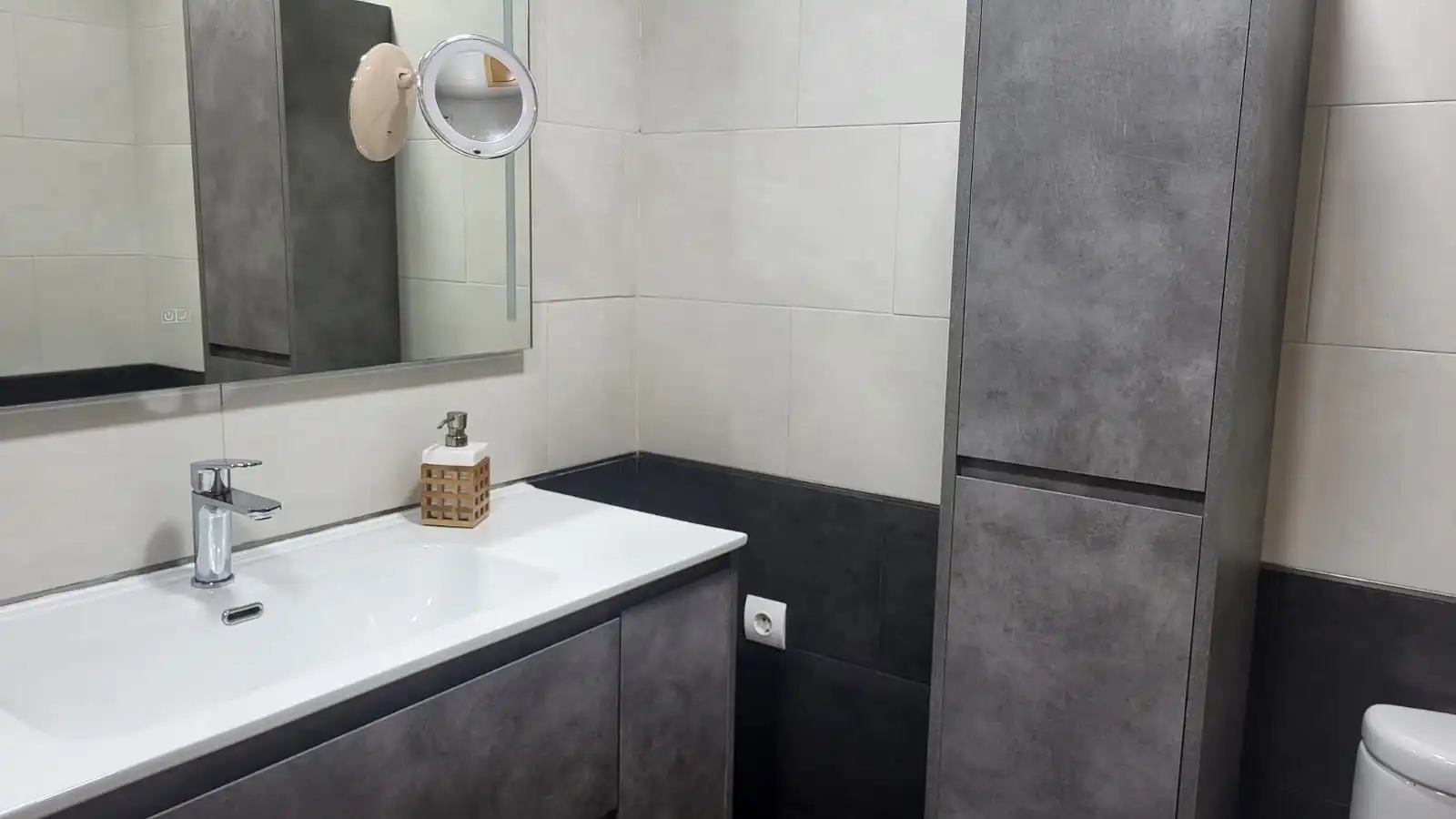 Bathroom of Flat for sale in Creu de Barberà - Sector Sud