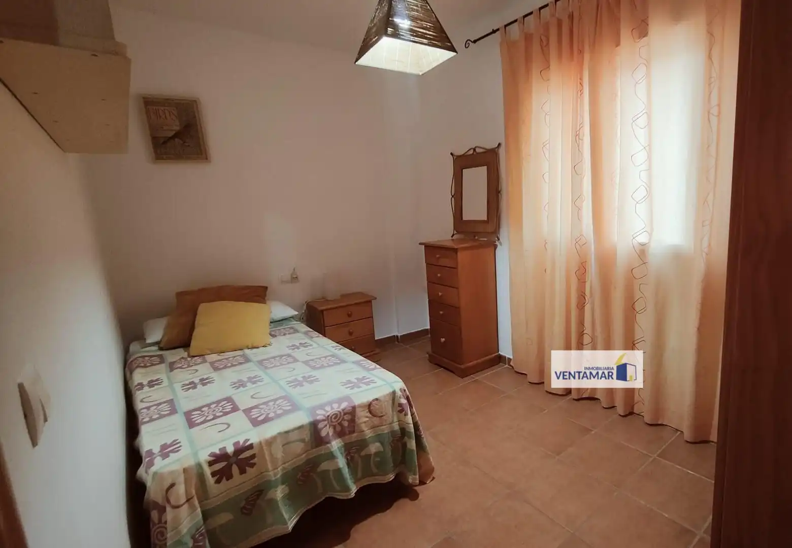Schlafzimmer von Erdgeschoss zum Verkauf in San Roque mit Klimaanlage und Möbliert
