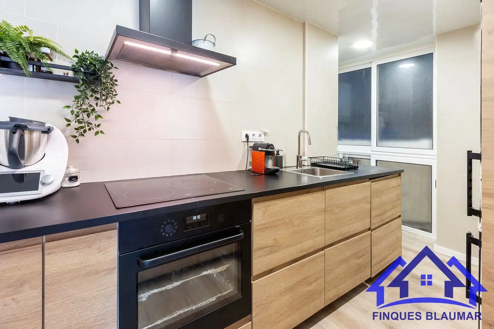 Kitchen of Flat for sale in Arenys de Mar  with Air Conditioner, Heating and Terrace