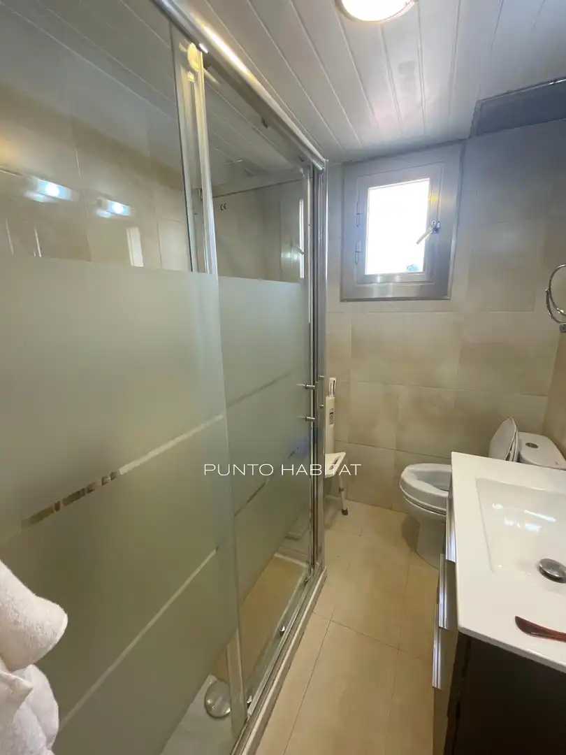 Badezimmer von Dachboden zum Verkauf in Barcelona mit Terrasse