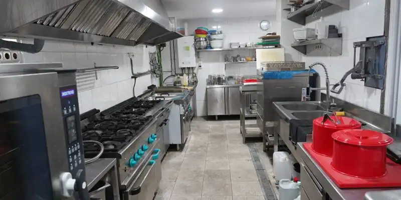 Cuina de Casa o xalet en venda en Sant Vicenç de Montalt amb Aire condicionat i Moblat