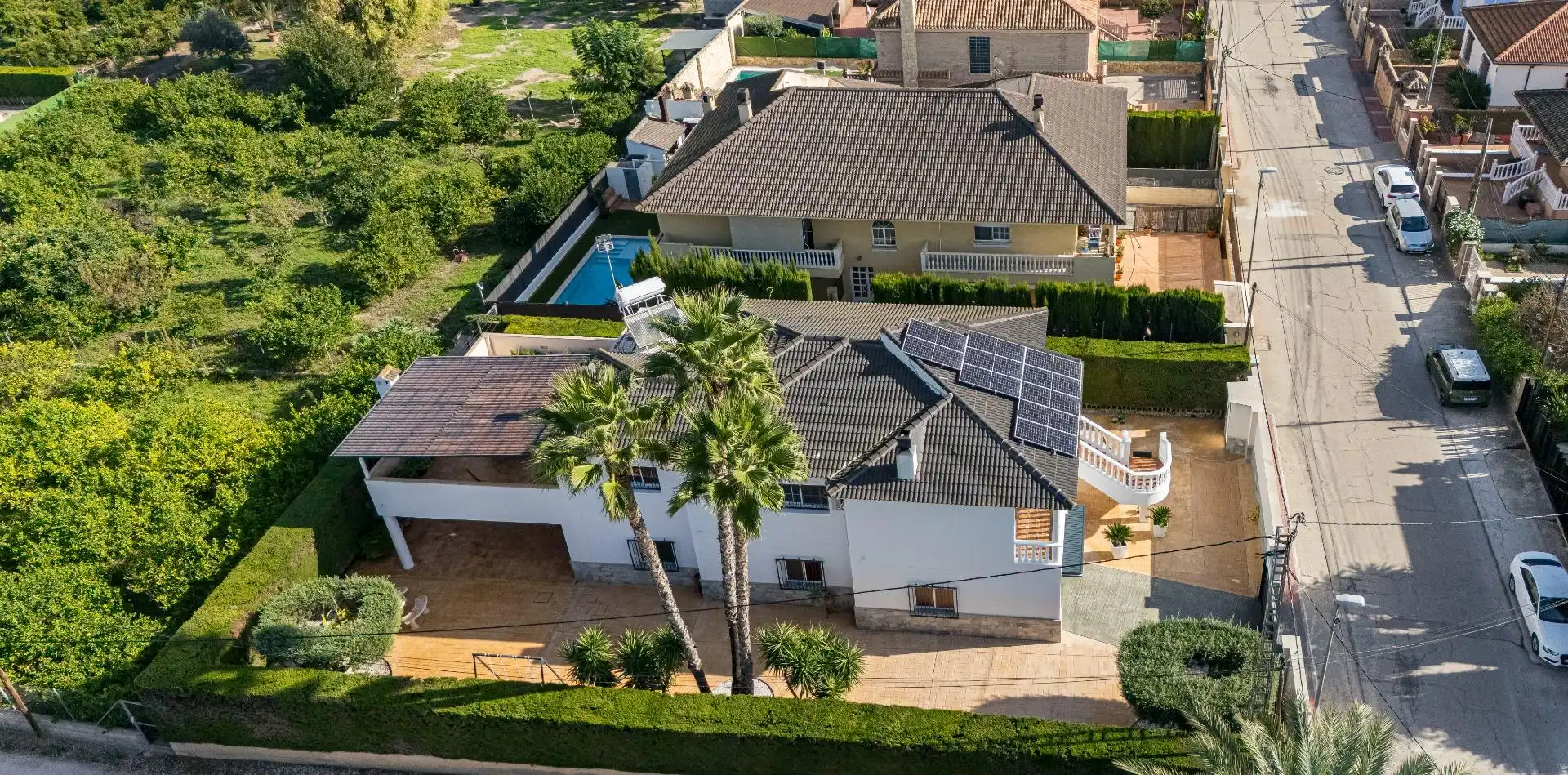 Vista exterior de Casa o xalet en venda en Murcia amb Aire condicionat, Jardí privat i Terrassa