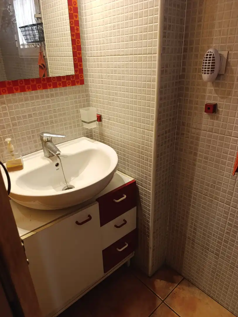 Bany de Casa adosada en venda en Almazora / Almassora amb Aire condicionat, Calefacció i Jardí privat