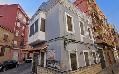 Vista exterior de Casa adosada en venda en Mislata amb Aire condicionat i Terrassa