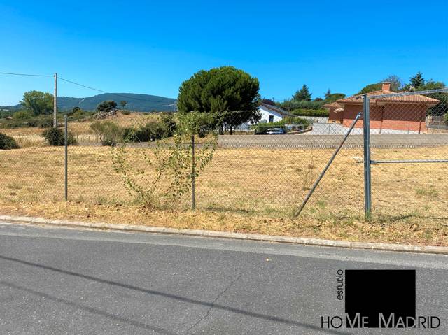 Terreno residencial en Venta en Avenida de Mataelpino en Manzanares El Real