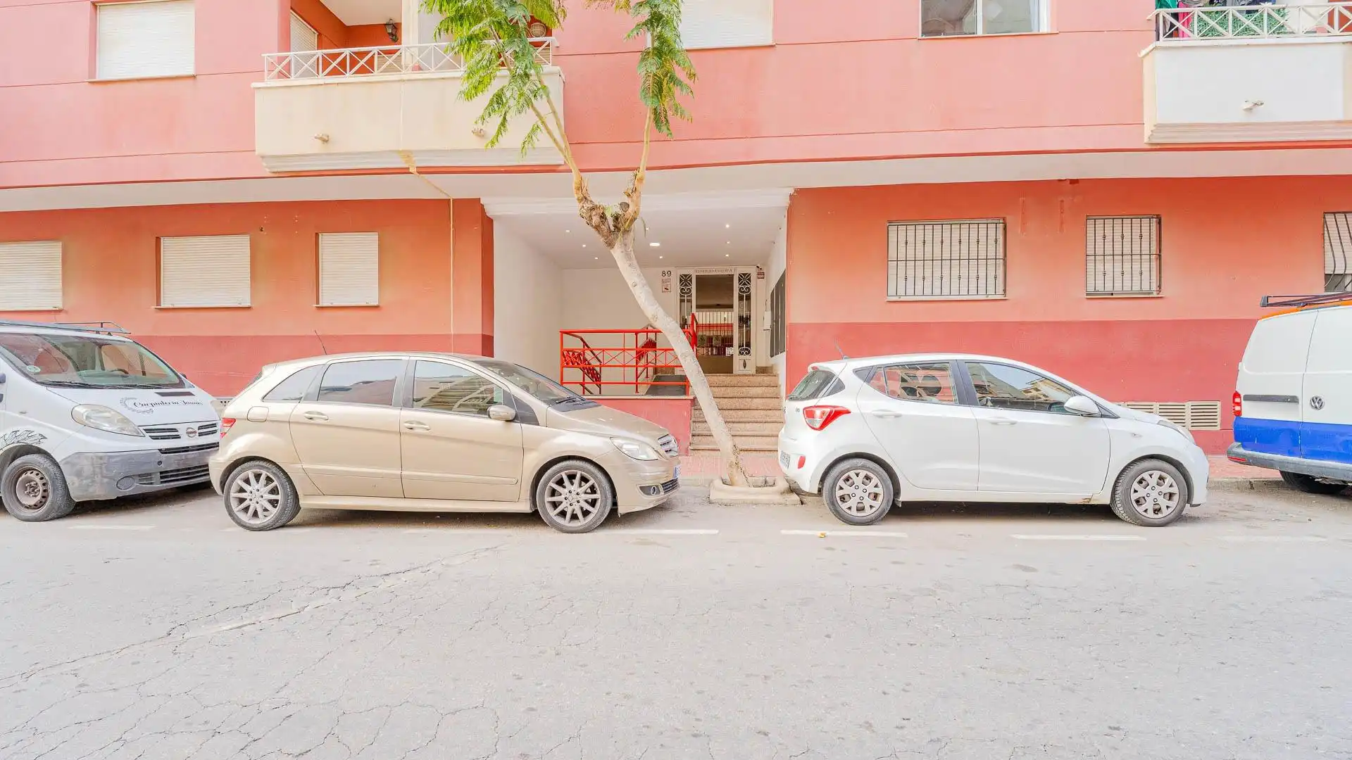 Parking de Apartamento en venta en Torrevieja con Piscina comunitaria