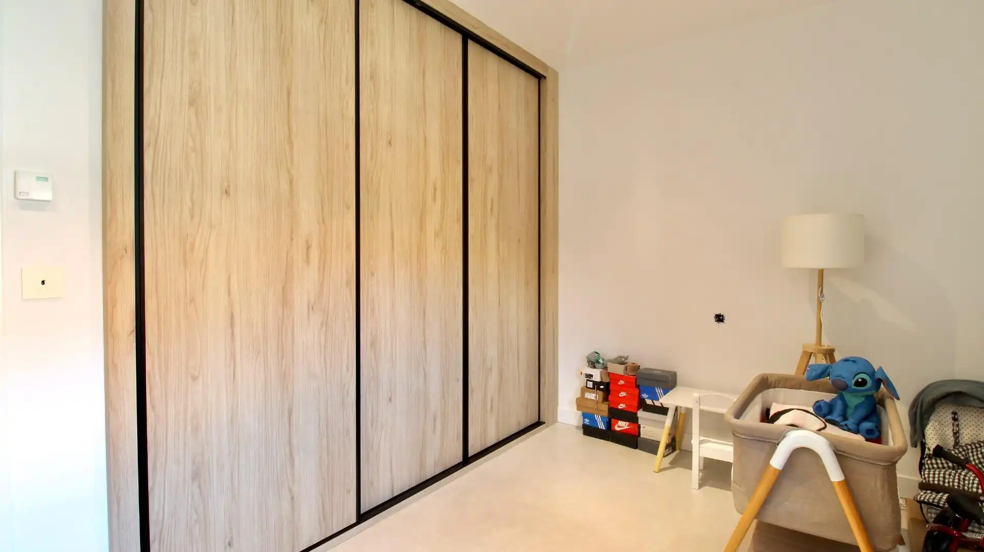 Habitación de Casa adosada en venta en Armilla con Aire acondicionado, Calefacción y Jardín privado