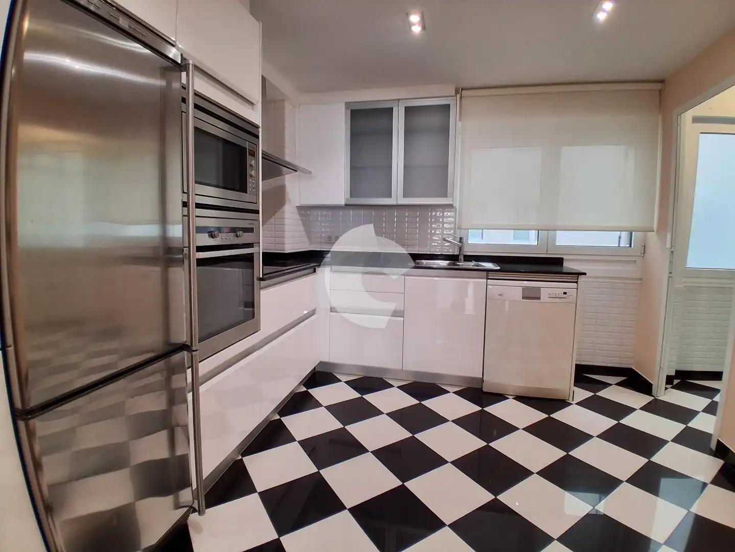 Küche von Wohnung zum Verkauf in A Coruña Capital  mit Heizung, Parkett und Ofen